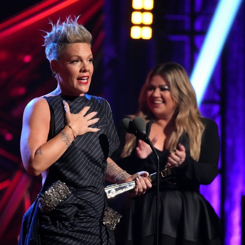 Pink's iHeartRadio Music Awards 'miracle' TrendRadars